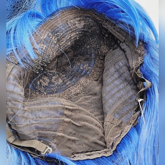 Uniwigs Blue Iris Blue Lowlighted Wavy Synthetic Wig - Picture 6 of 6